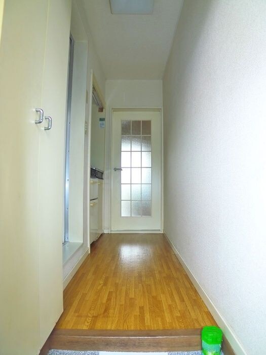 物件内観写真16　(玄関)