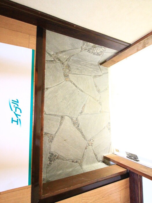 物件内観写真16　(玄関)