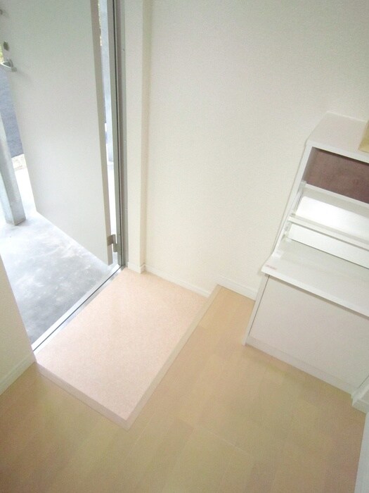 物件内観写真7　(玄関)