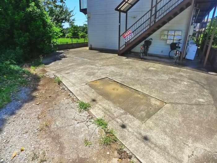 物件外観写真5　(駐車場)