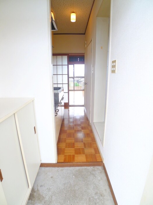 物件内観写真18　(玄関)