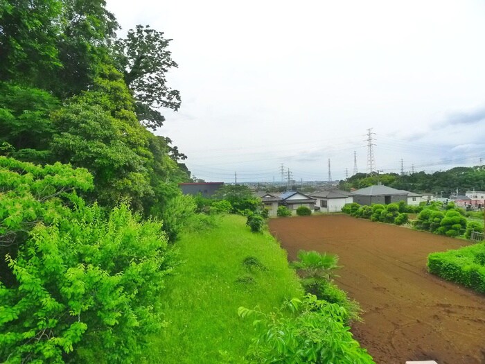 物件内観写真22　(室内からの展望)