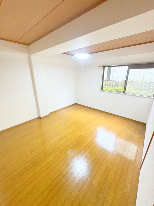 物件内観写真10　(居室)