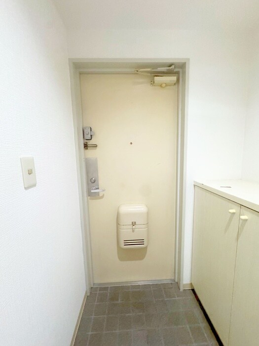物件内観写真17　(玄関)