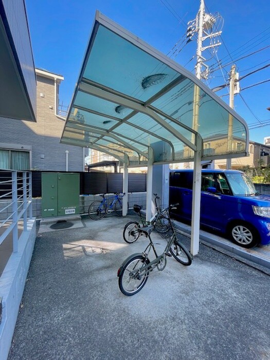 物件外観写真3　(駐輪場)