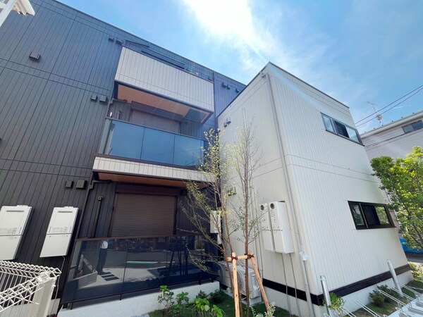 建築中