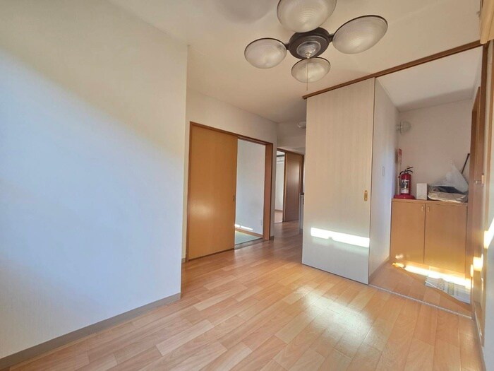 物件内観写真8　(居室)