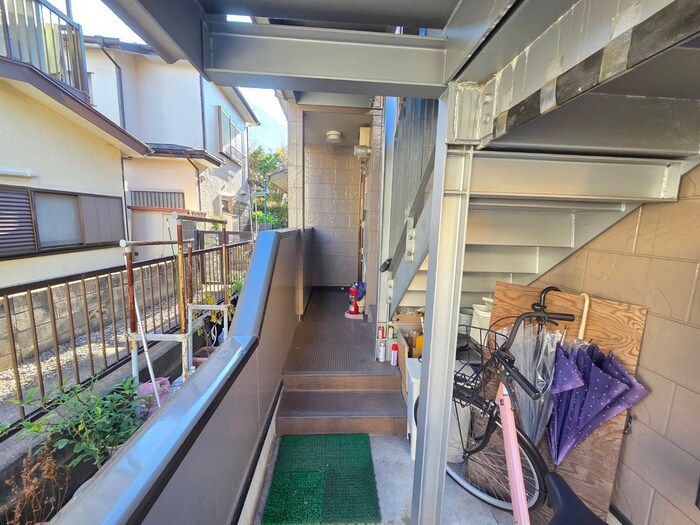 物件外観写真4　(エントランス部分)