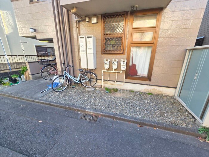 物件外観写真5　(駐輪場)