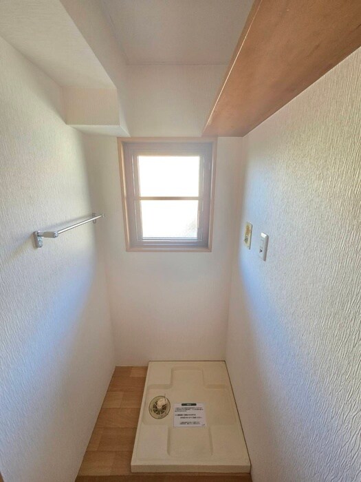 物件内観写真15　(洗濯機置場)