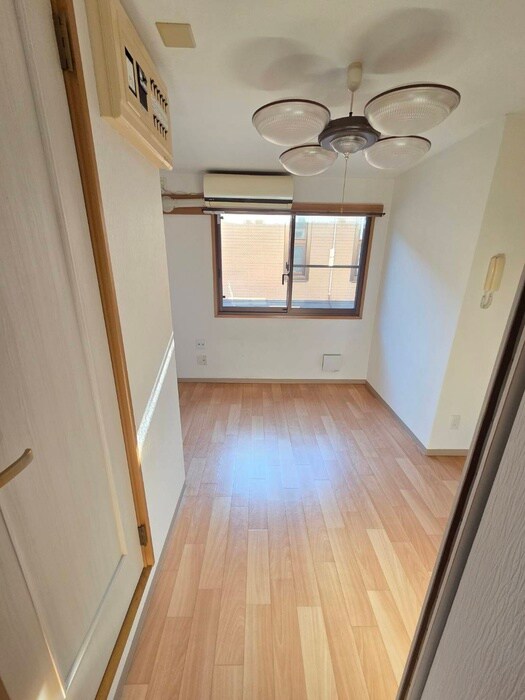 物件内観写真19　(廊下)