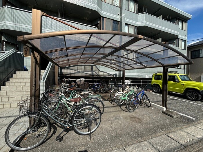 物件外観写真4　(駐輪場)