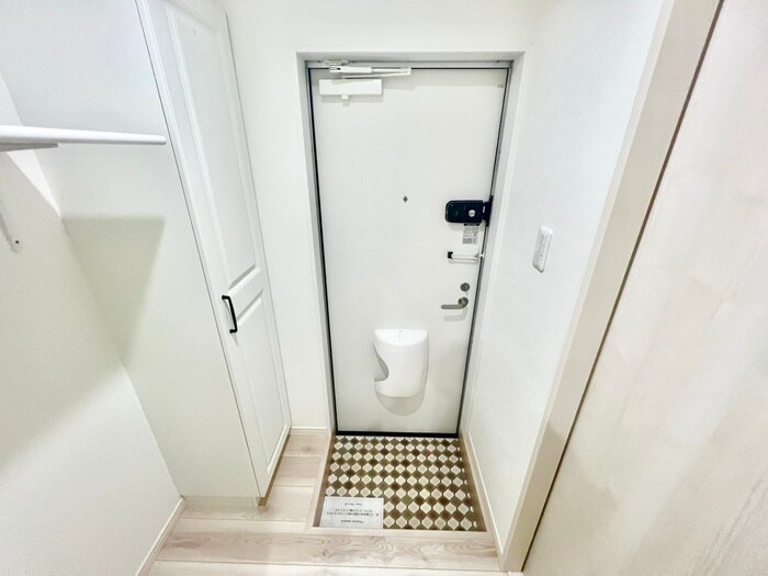 物件内観写真15　(玄関)