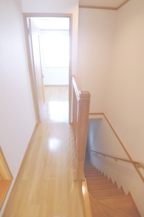 物件内観写真11　(廊下)