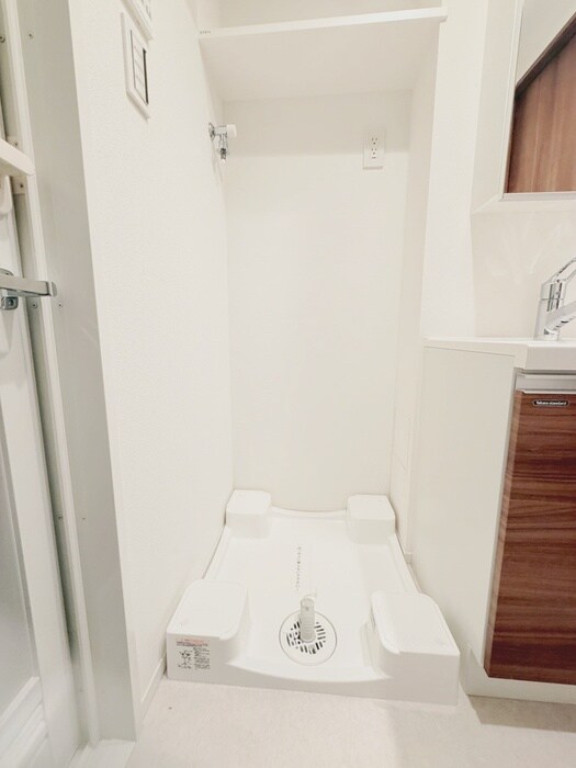 ｺﾝﾌｫﾘｱ･ﾘｳﾞ森下MUTIOの洗濯機置場