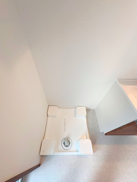 物件内観写真18　(洗濯機置場)