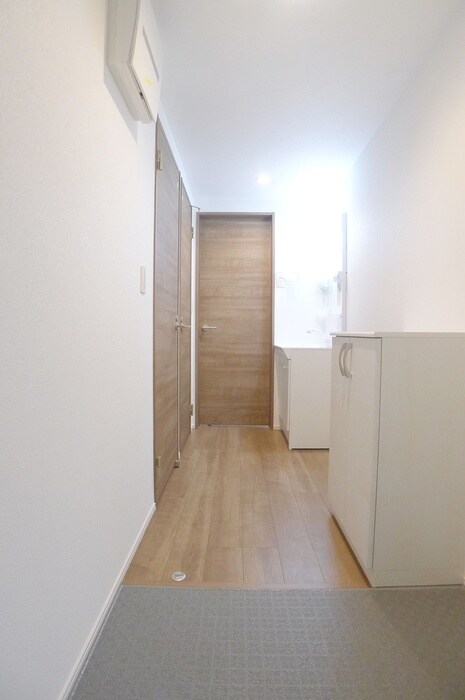 物件内観写真18　(廊下)