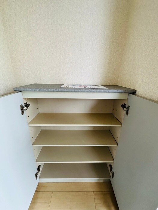 物件内観写真15　(靴箱)