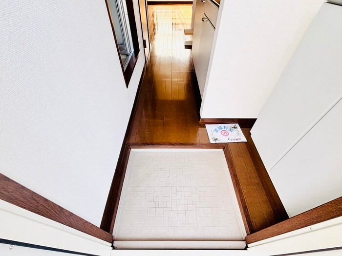 物件内観写真22　(玄関)