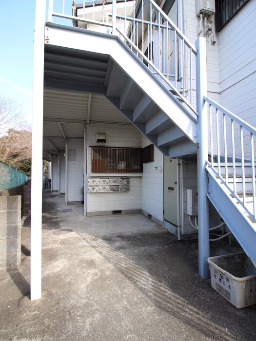 物件外観写真5　(エントランス部分)