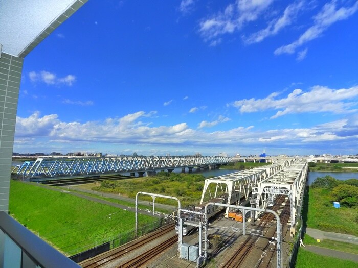 物件内観写真22　(室内からの展望)