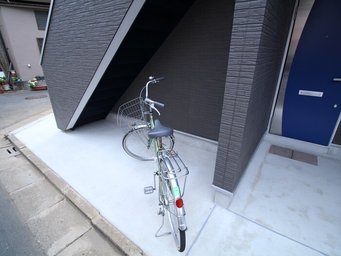 物件外観写真2　(駐輪場)