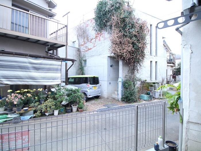 物件内観写真20　(室内からの展望)