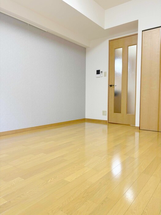 物件内観写真7　(室内からの展望)