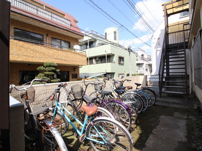 物件外観写真5　(駐輪場)