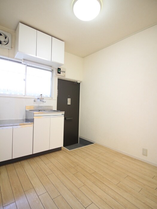 物件内観写真12　(廊下)