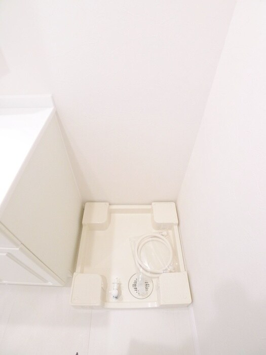 物件内観写真17　(洗濯機置場)