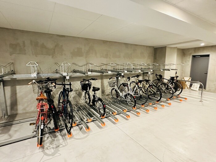 物件外観写真5　(エントランス部分)