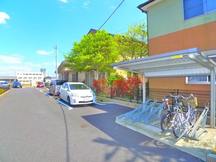 物件外観写真4　(駐輪場)