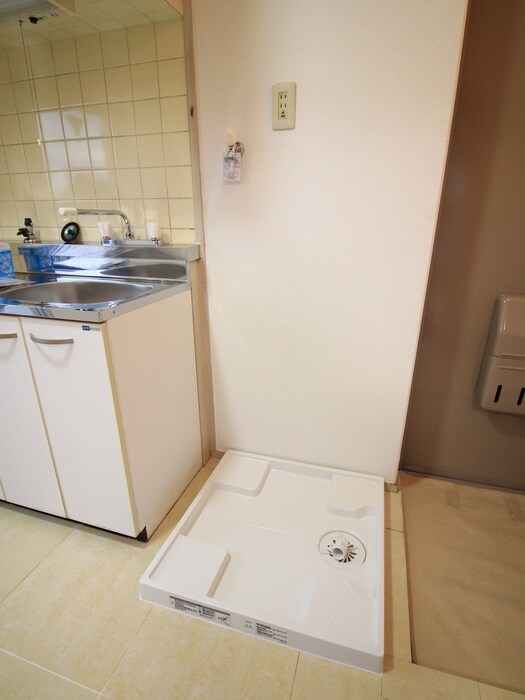 物件内観写真13　(洗濯機置場)