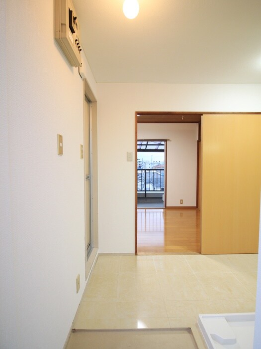 物件内観写真15　(玄関)