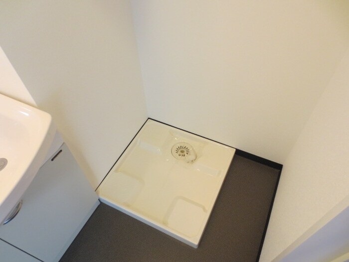 物件内観写真8　(洗濯機置場)