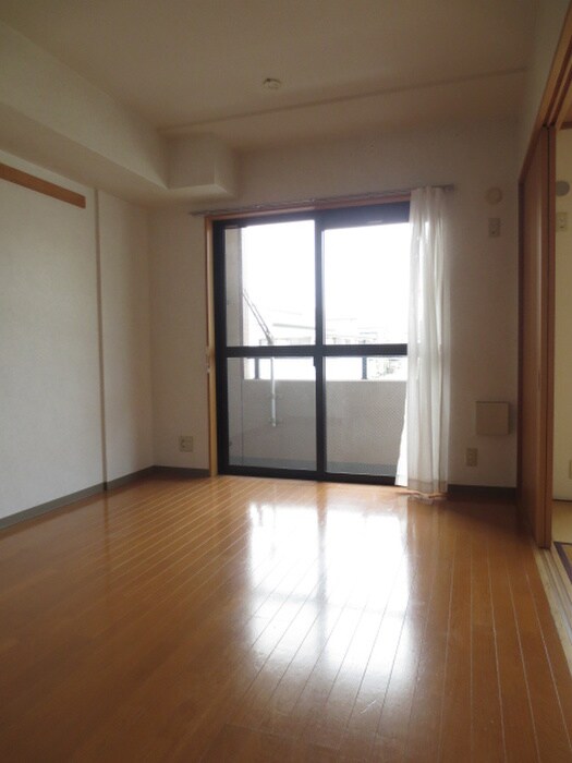 物件内観写真4　(居室)