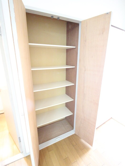 物件内観写真15　(収納)