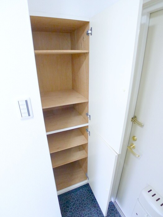 物件内観写真18　(靴箱)