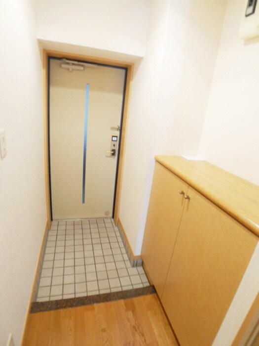 物件内観写真13　(玄関)