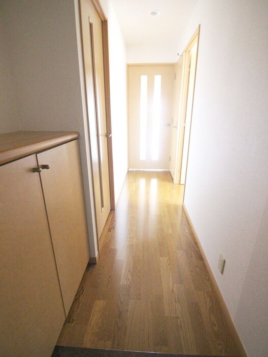 物件内観写真18　(廊下)