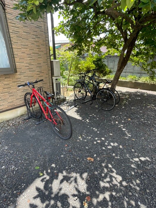 物件外観写真3　(駐輪場)