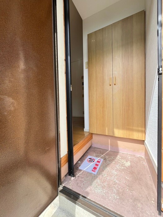 物件内観写真15　(玄関)