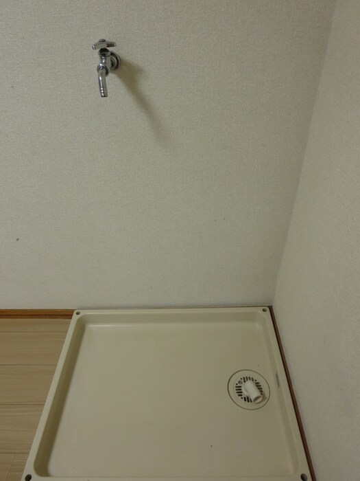 物件内観写真9　(洗濯機置場)