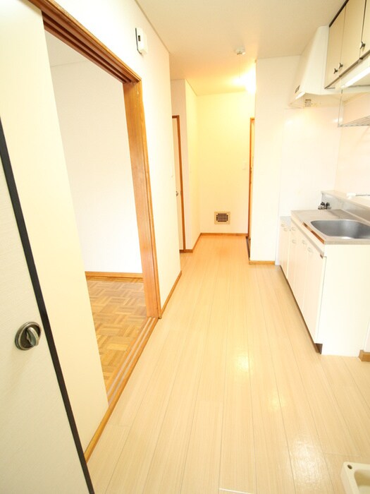 物件内観写真17　(廊下)