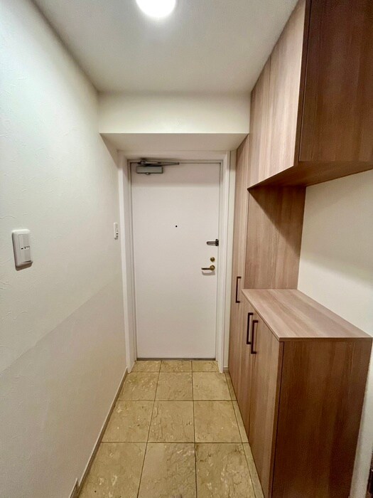 物件内観写真18　(玄関)