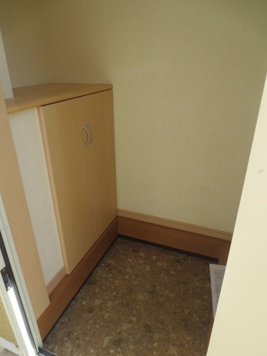 物件内観写真11　(玄関)