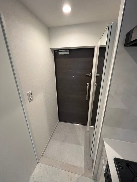 物件内観写真11　(玄関)