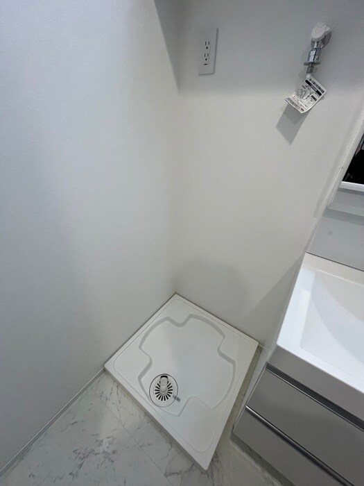 物件内観写真15　(洗濯機置場)