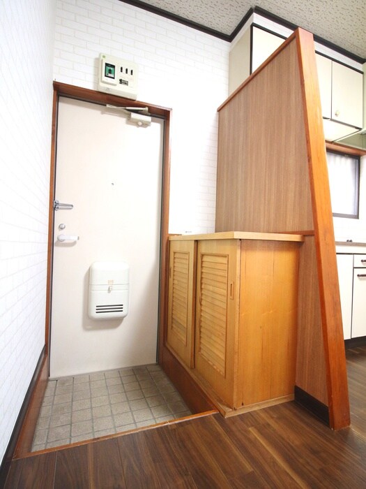 物件内観写真18　(玄関)